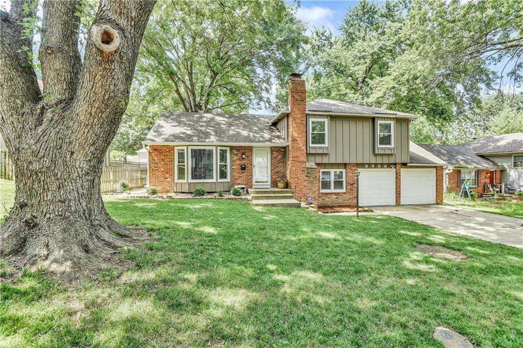 8906 W 97th Street
