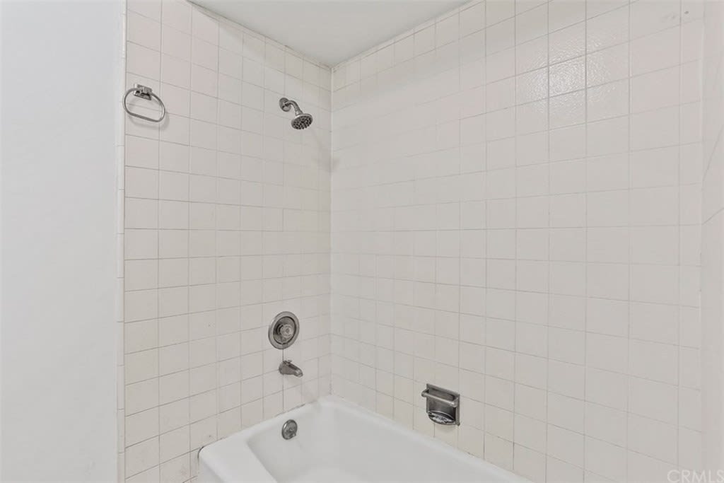1099 Pine Oak Lane