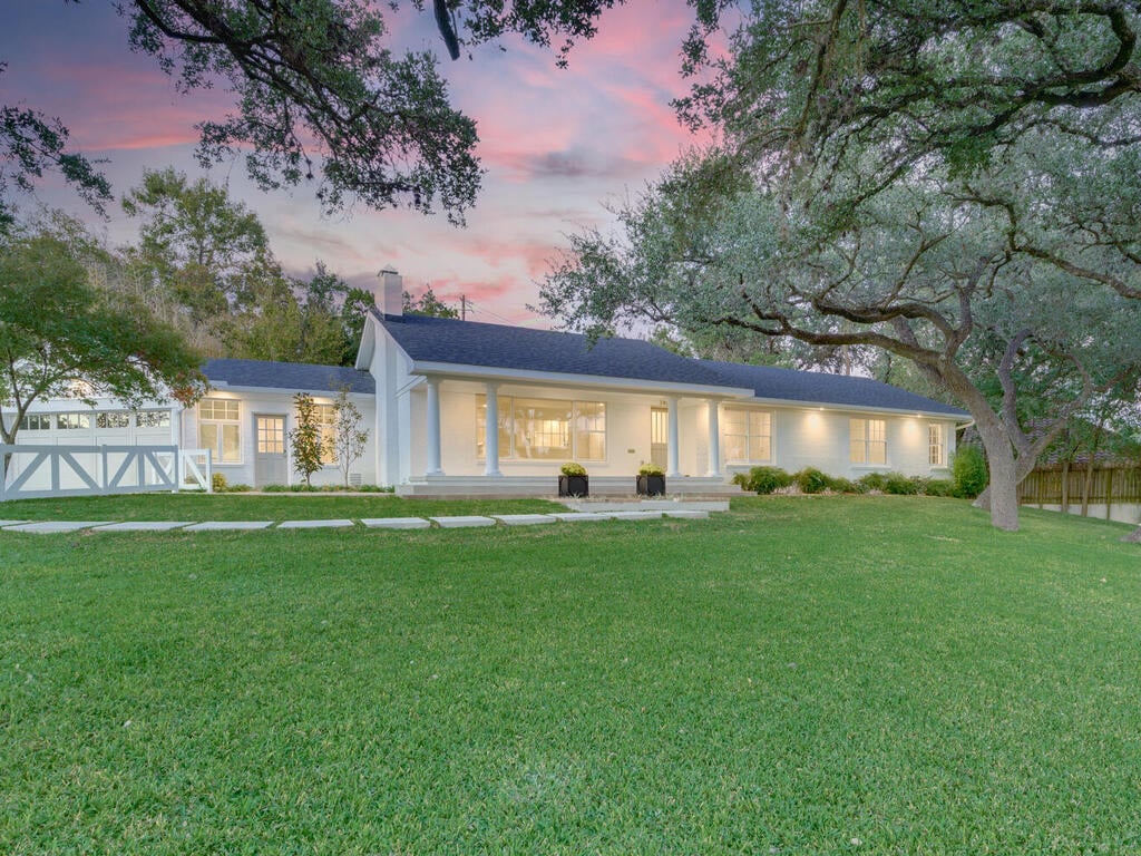 3400 Perry Ln