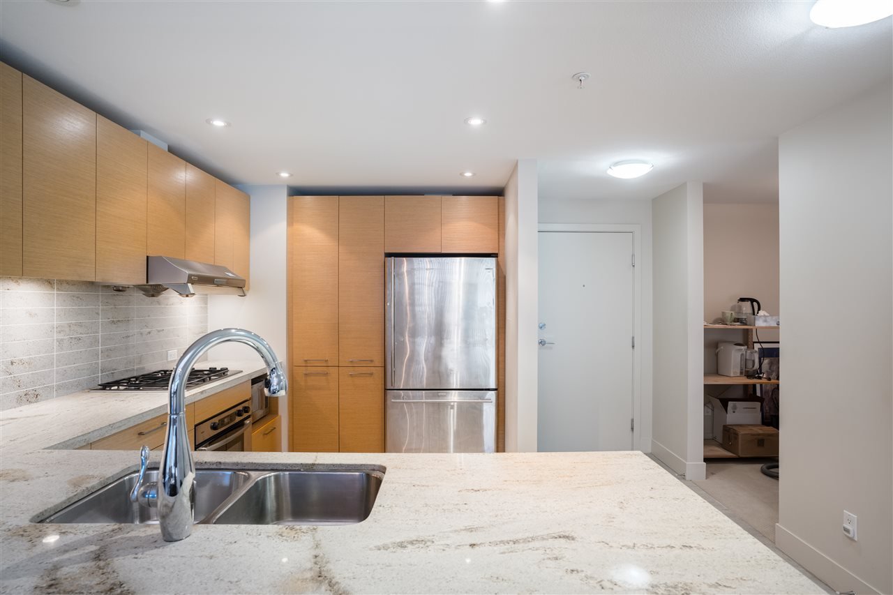 210-6015 Iona Dr