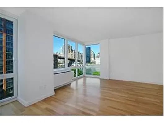 415 Main Street Unit: 8D