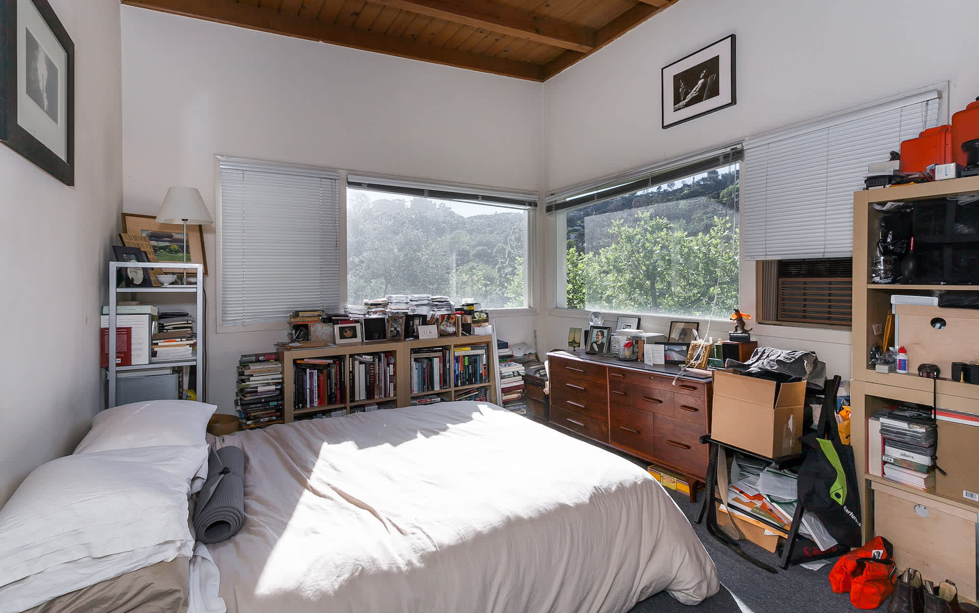 8275 Mannix Drive