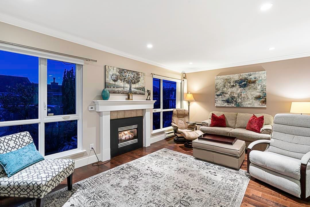 203 W 18th St