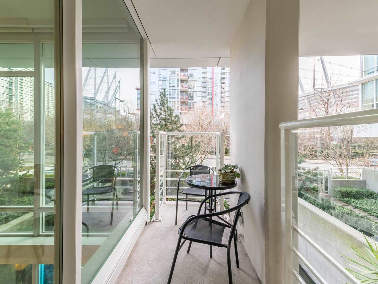 115-161 W Georgia St