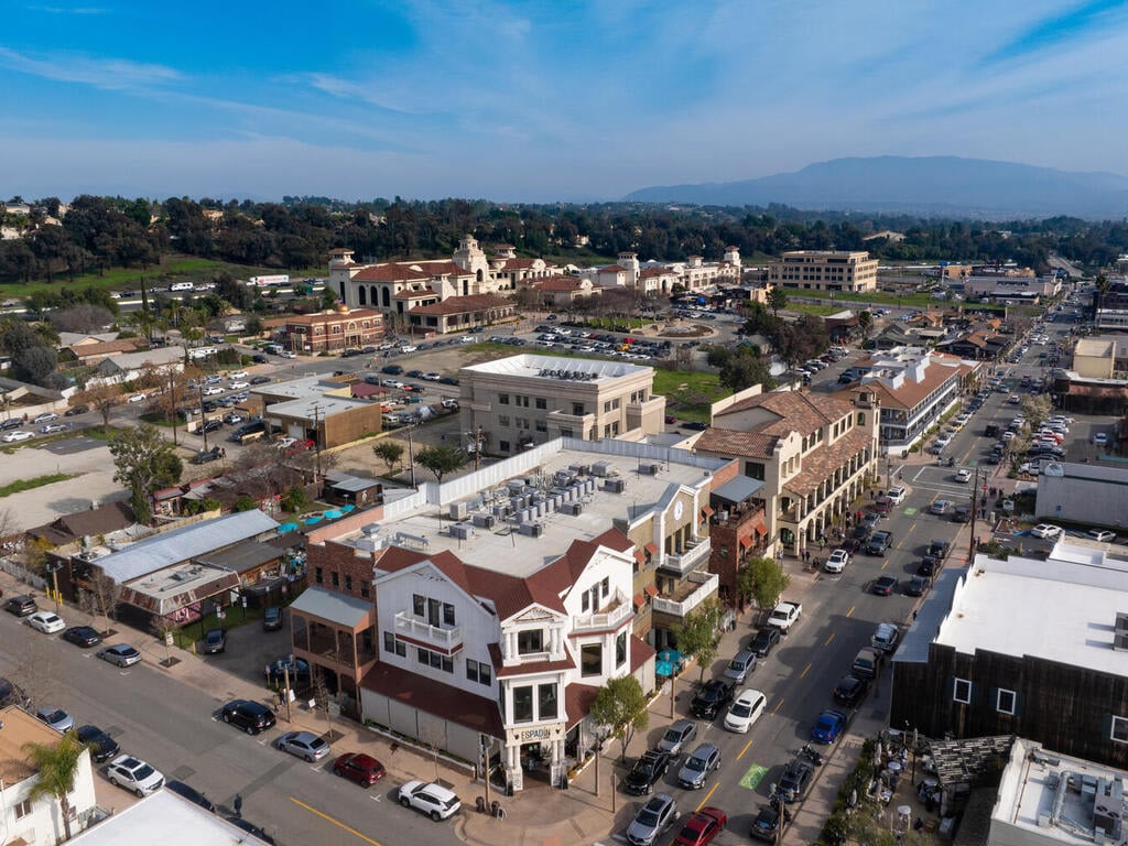 Temecula California - 2 bedroom/2 bath condo