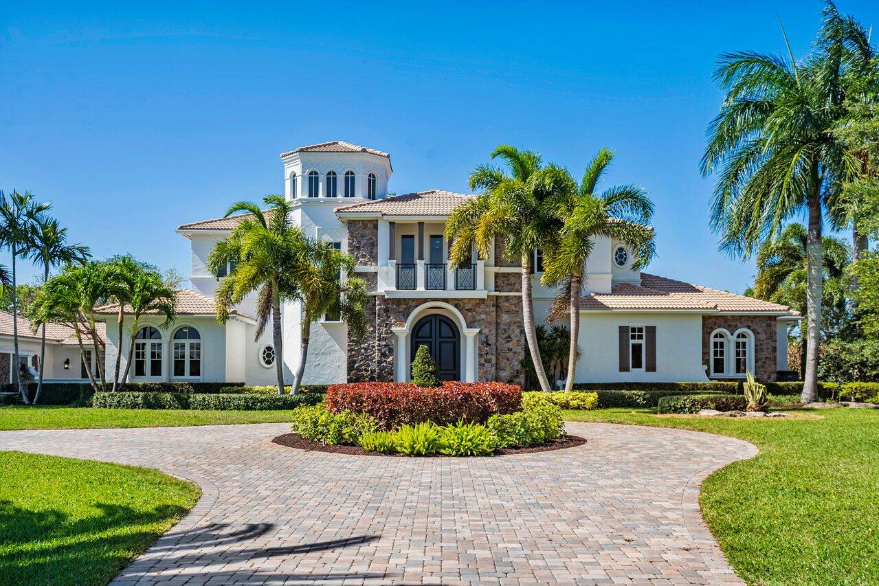 10249 El Paraiso Pl