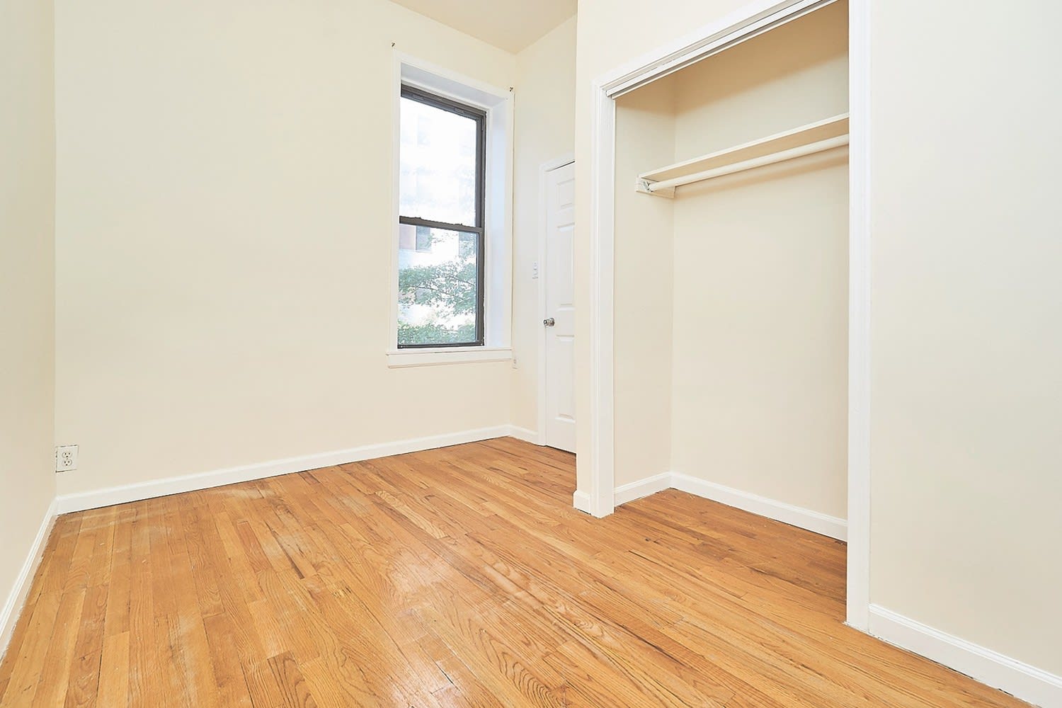 300 E 69th St, Unit 2E