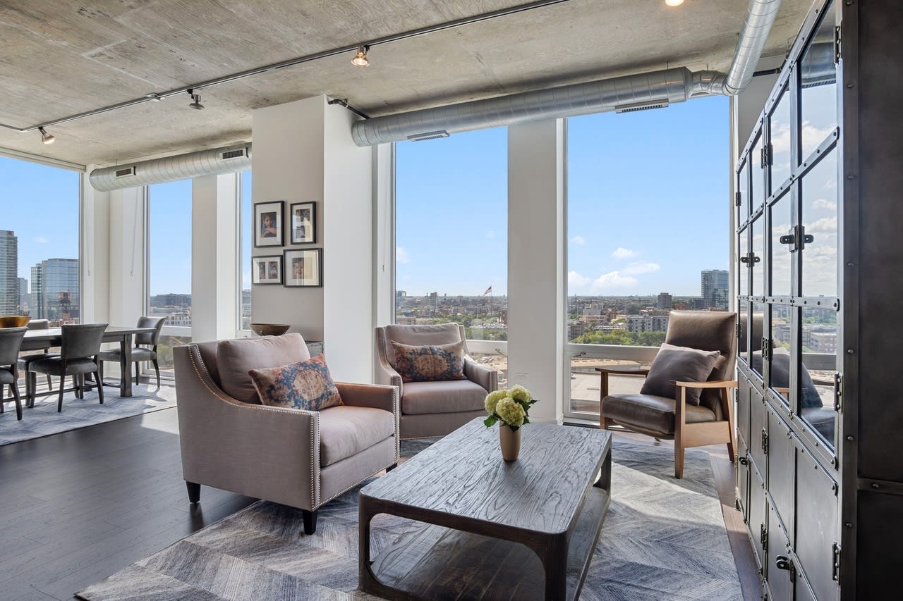 700 N Larrabee St, #1115