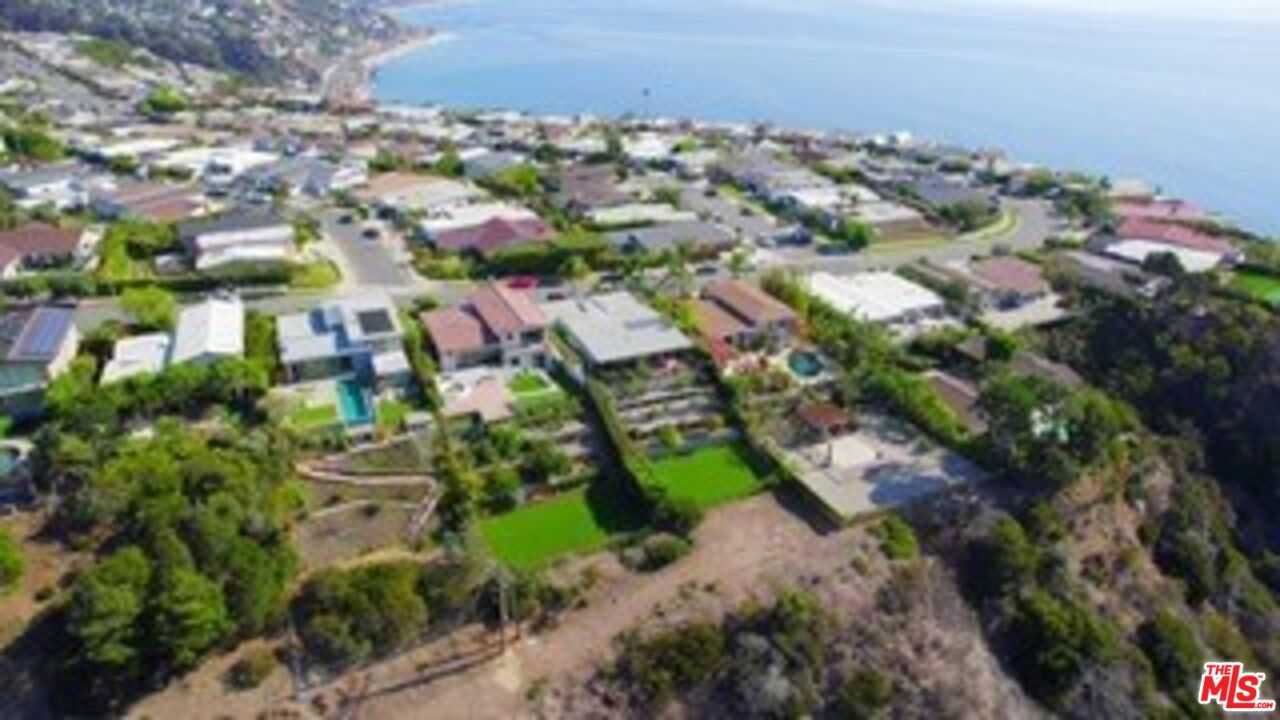 3833 Malibu Vista Dr