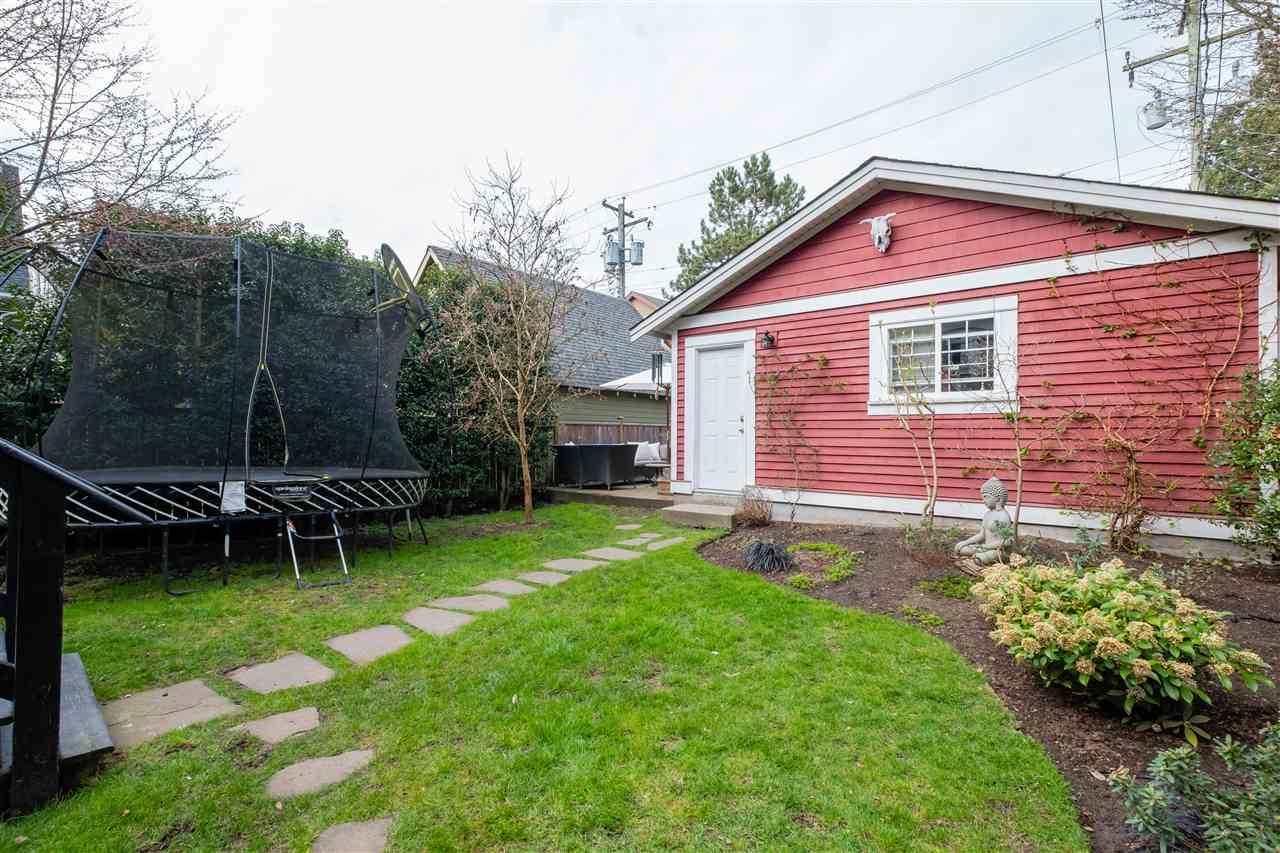 21 E 17th Ave