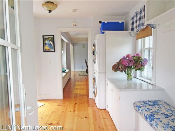 West of Town - 2 Hiawasse Ln