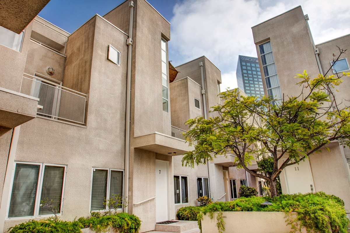 3944 Kentucky Drive Unit: 9 Hollywood Hills CA