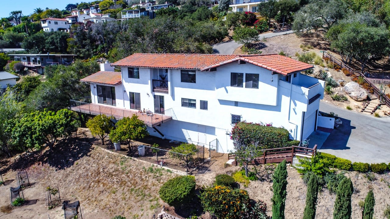 911 Alameda Padre Serra