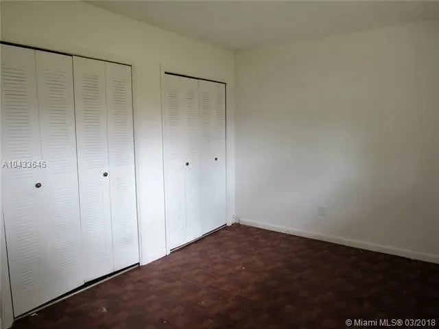 18 SW 10th St