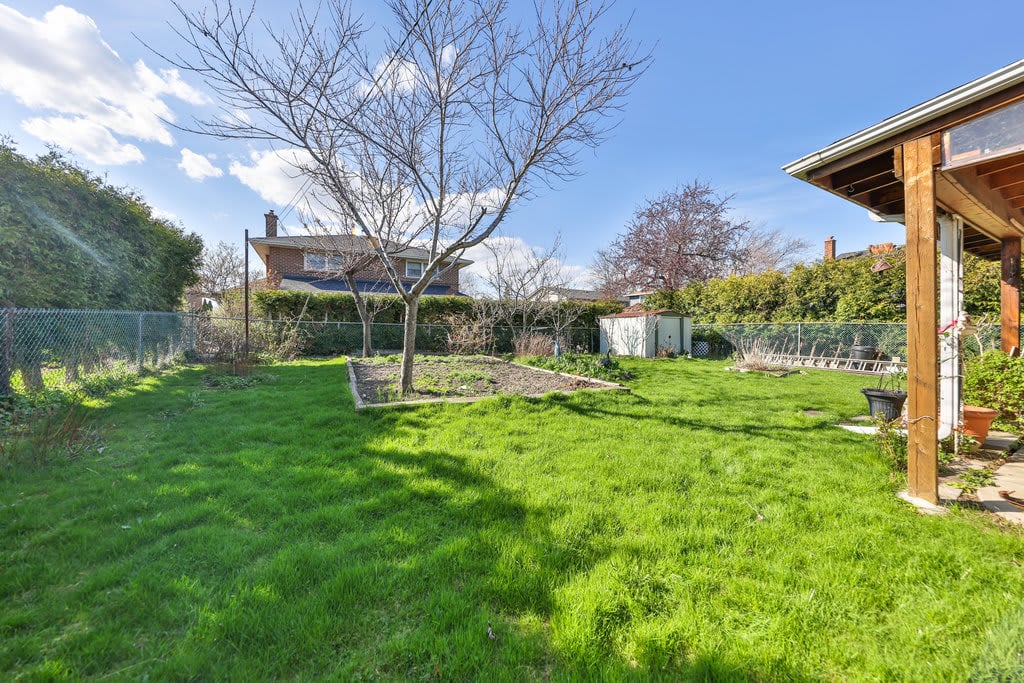 899 Hollowtree Cres