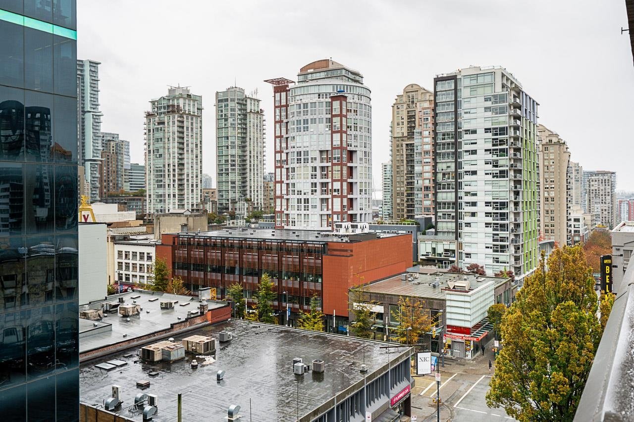 702-1010 Howe Street, Vancouver