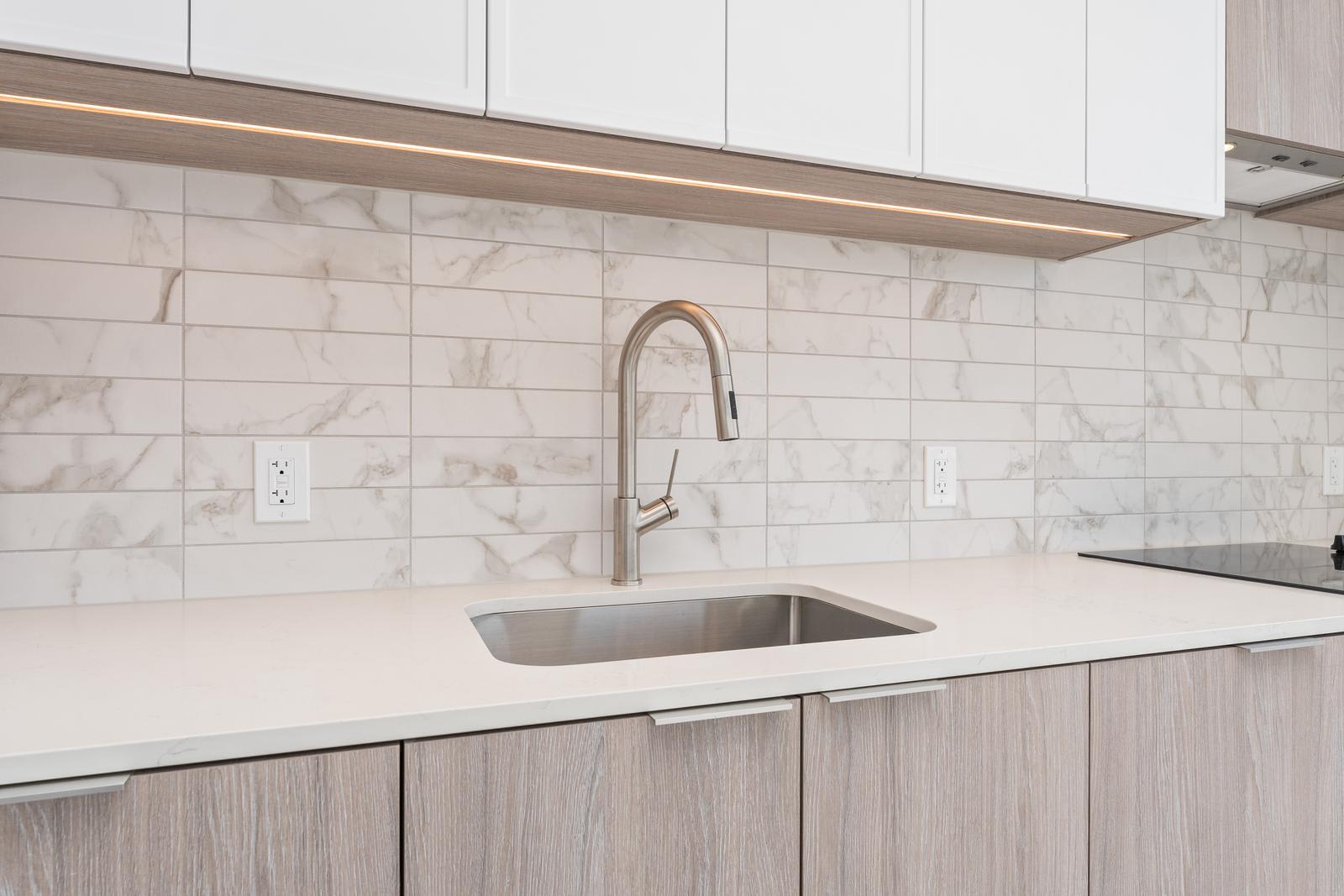 2020 Bathurst St Unit: 1121