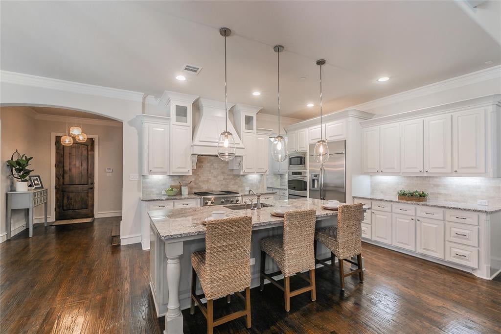 1805 Riviera Ln