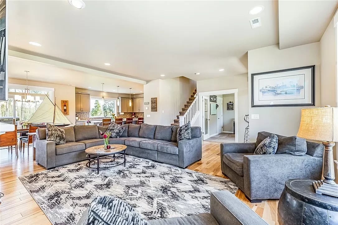 328 277th Pl NW