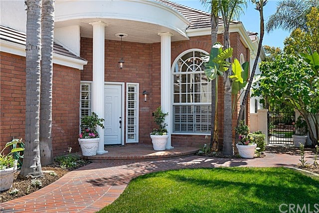 6652 Carriage Circle, Huntington Beach 