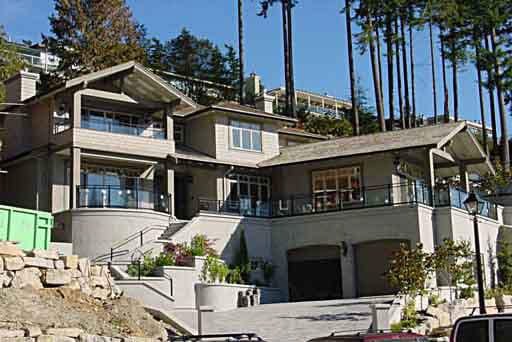 4845 Vista Pl