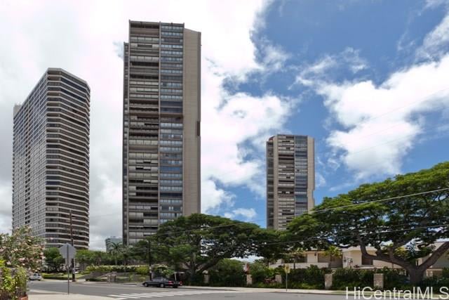 581 Kamoku St #702
