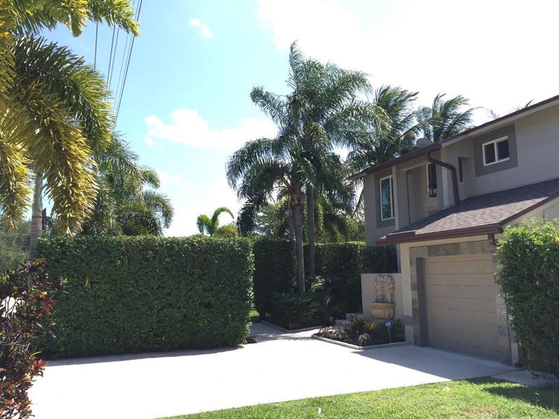 1451 SW 6th Ave