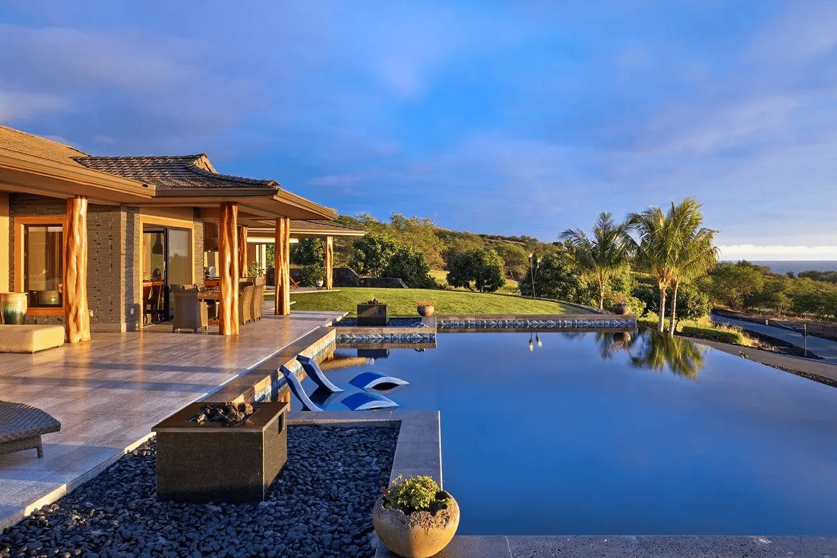 Luxury Living at Hale Moe’uhane