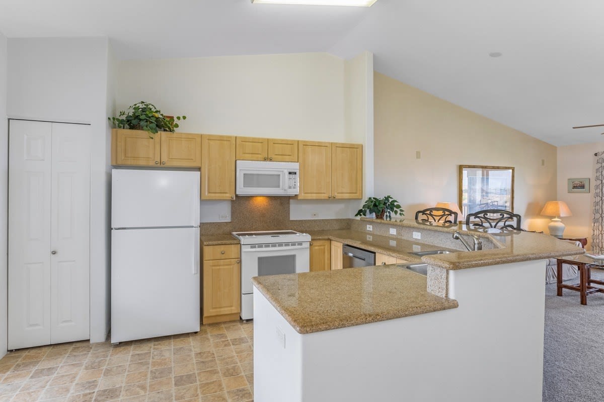 75-6009 Alii Drive, Unit F22