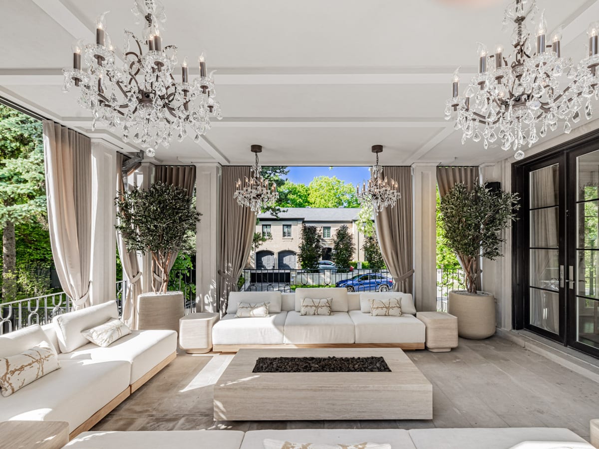 A World Of Exclusive Modern Luxury 