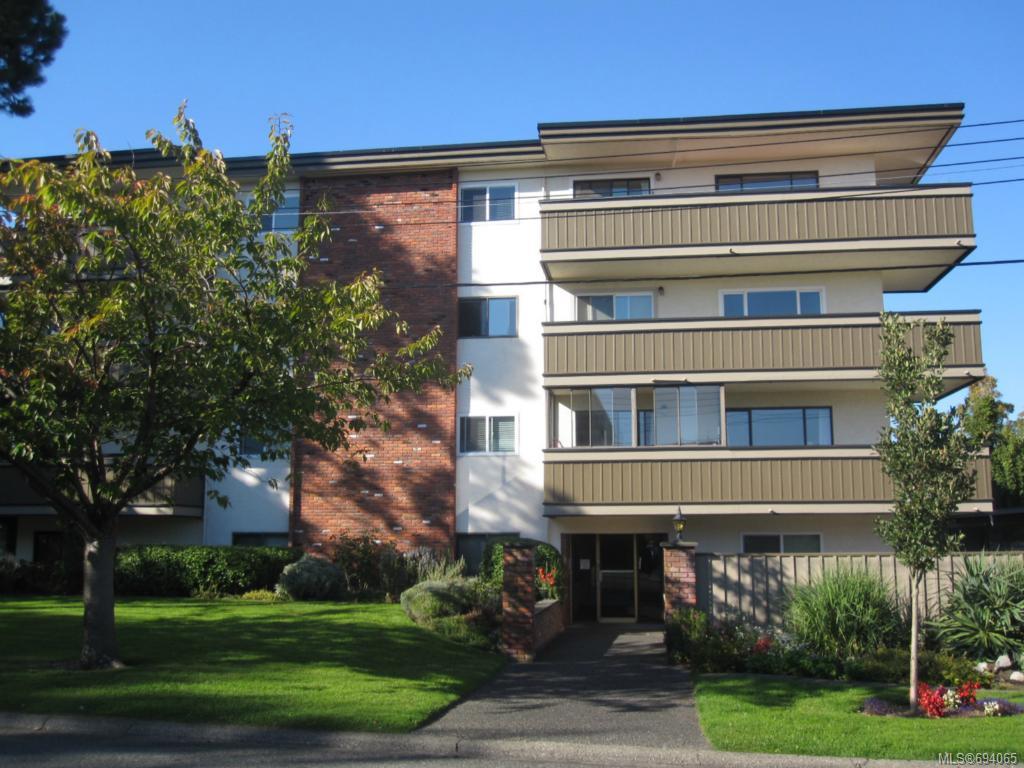 304-2535 Cadboro Bay Rd