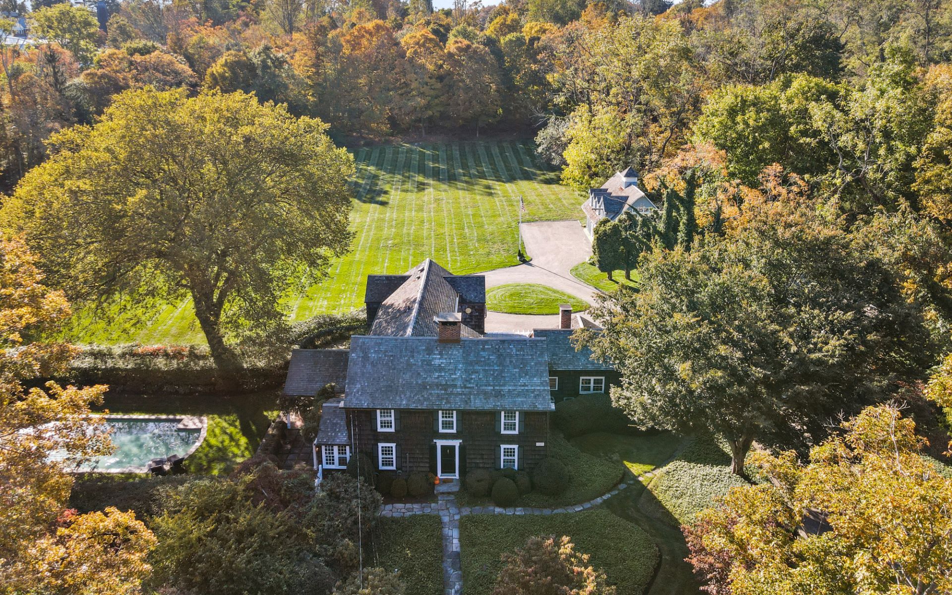 1081 Hillside Road