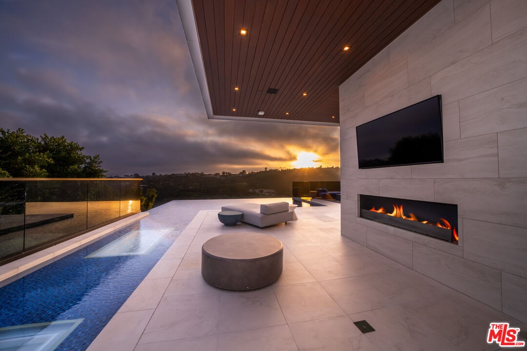 Grandeur Paradise