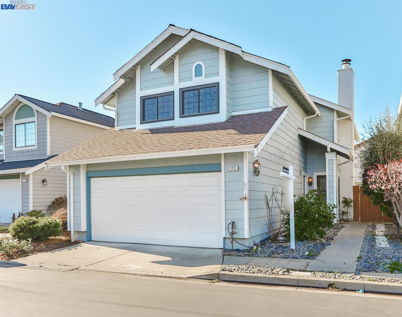 1221 Clarke Ln