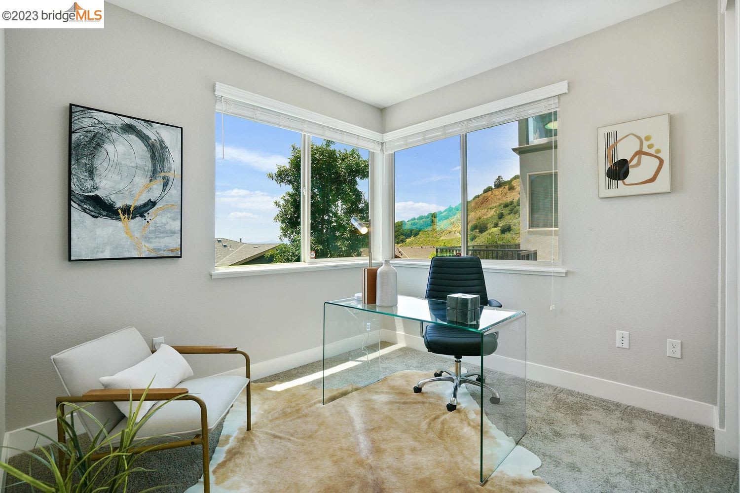 6763 Skyview Dr, Oakland, CA 94605