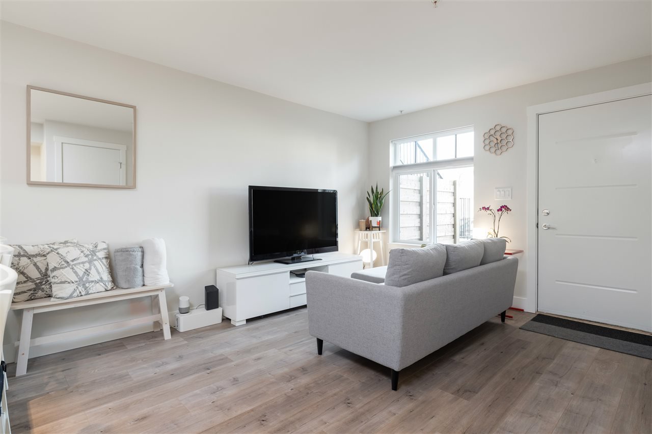 102-7180 Barnet Rd