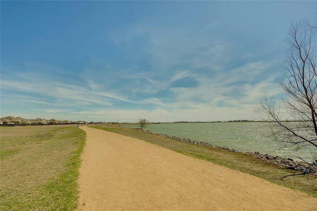 Lake Pflugerville, Oasis, Lake Pflugerville Oasis,  scenic spot, kayaking, kayak, paddleboarding, paddleboard, picnic, picnicking, birdwatching, birds, watching, birdwatch, sunshine, sun tan