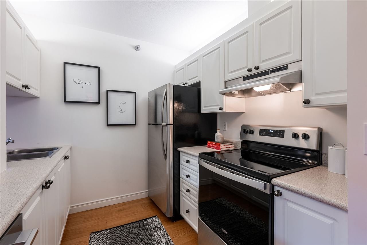 402-233 Abbott St