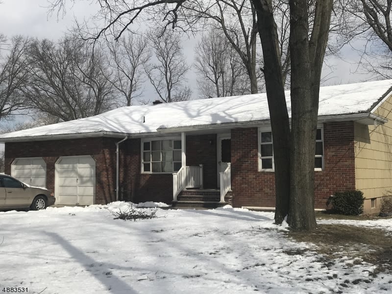 44 Caswell Ave