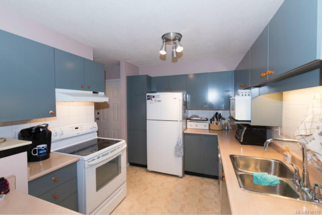 106-3880 Quadra St