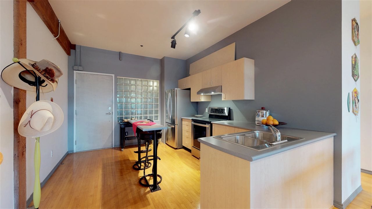 221-2556 E Hastings St
