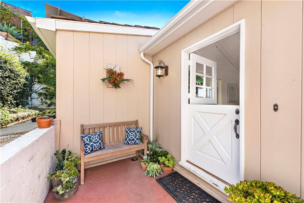 933 Coast View Drive