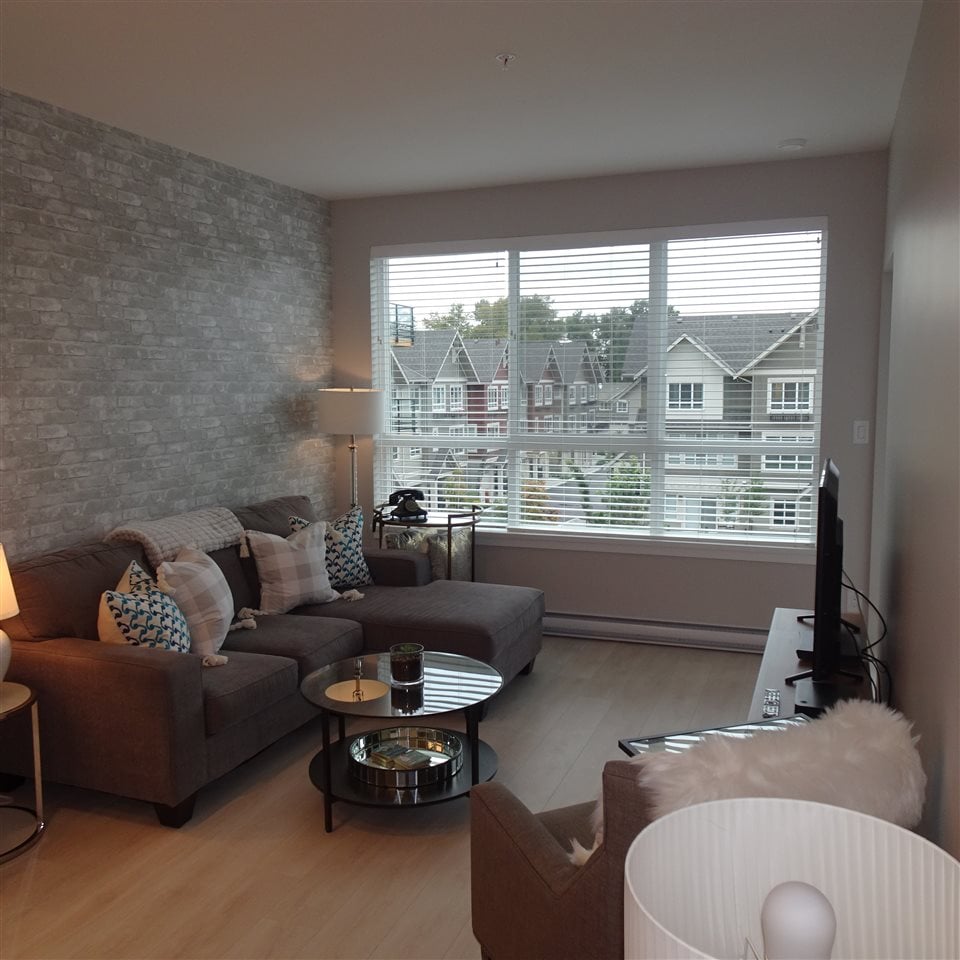 312-4690 Hawk Ln