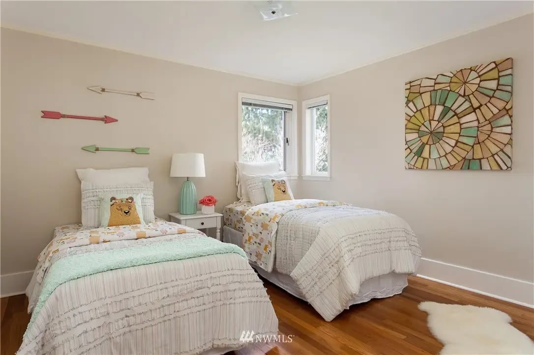 2907 11th Ave W