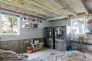 1051 Leslie Dr
