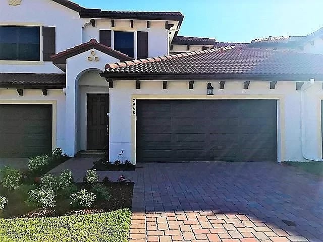 7968 Bristol CIR