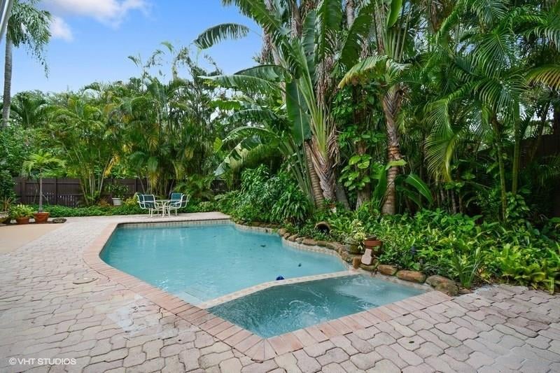 1337 SW 18th Ave
