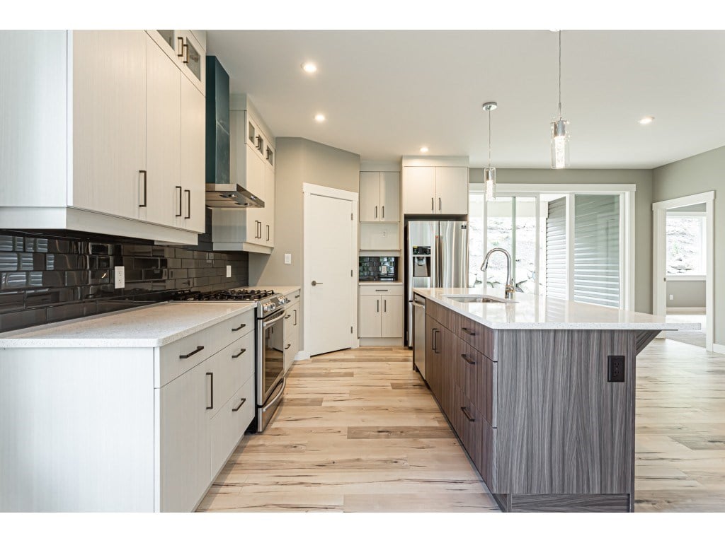 32-8295 Nixon Rd