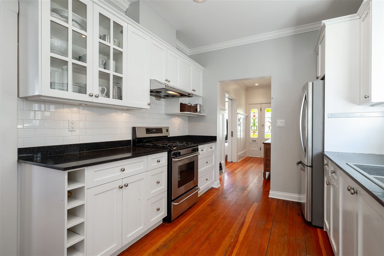 21 E 17th Ave