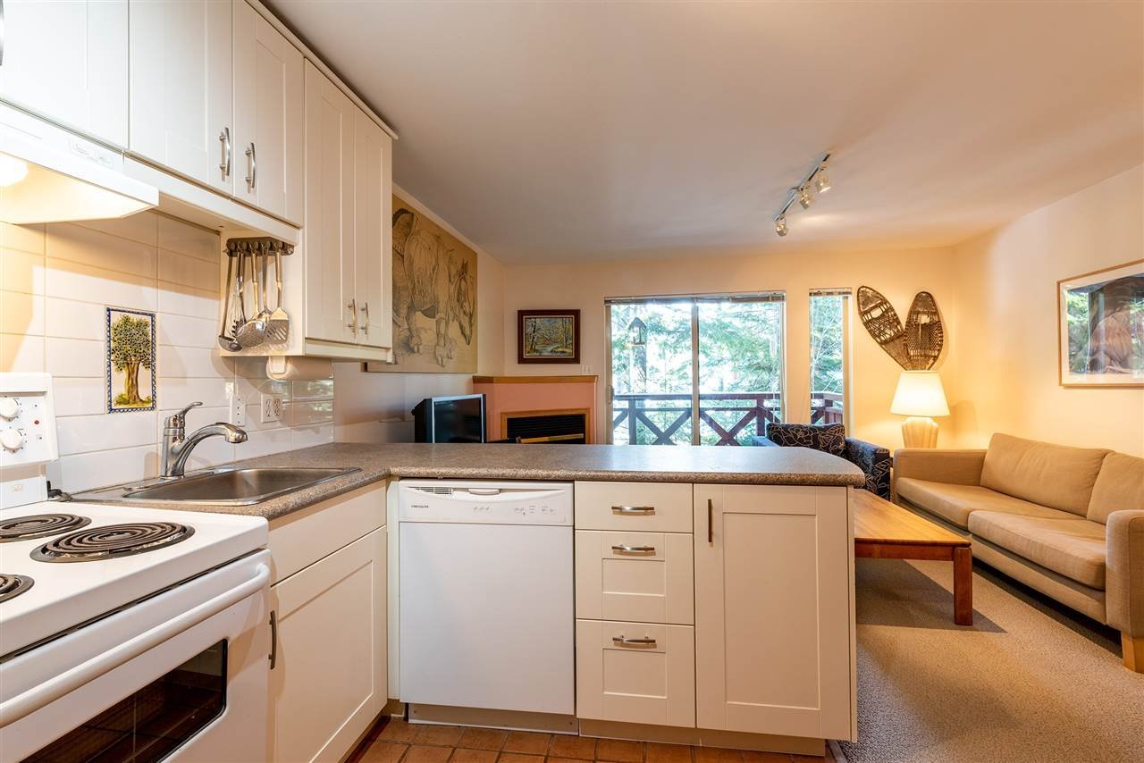 104-3070 Hillcrest Dr